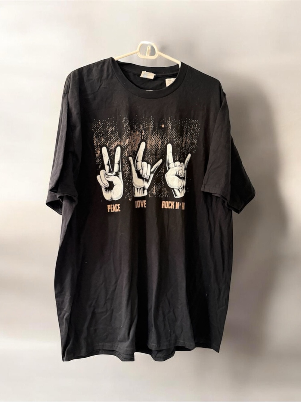 Black Graphic Tee "Peace Love Rock"